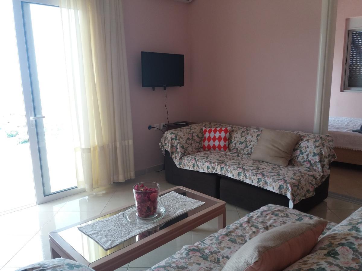 Adi Apartment